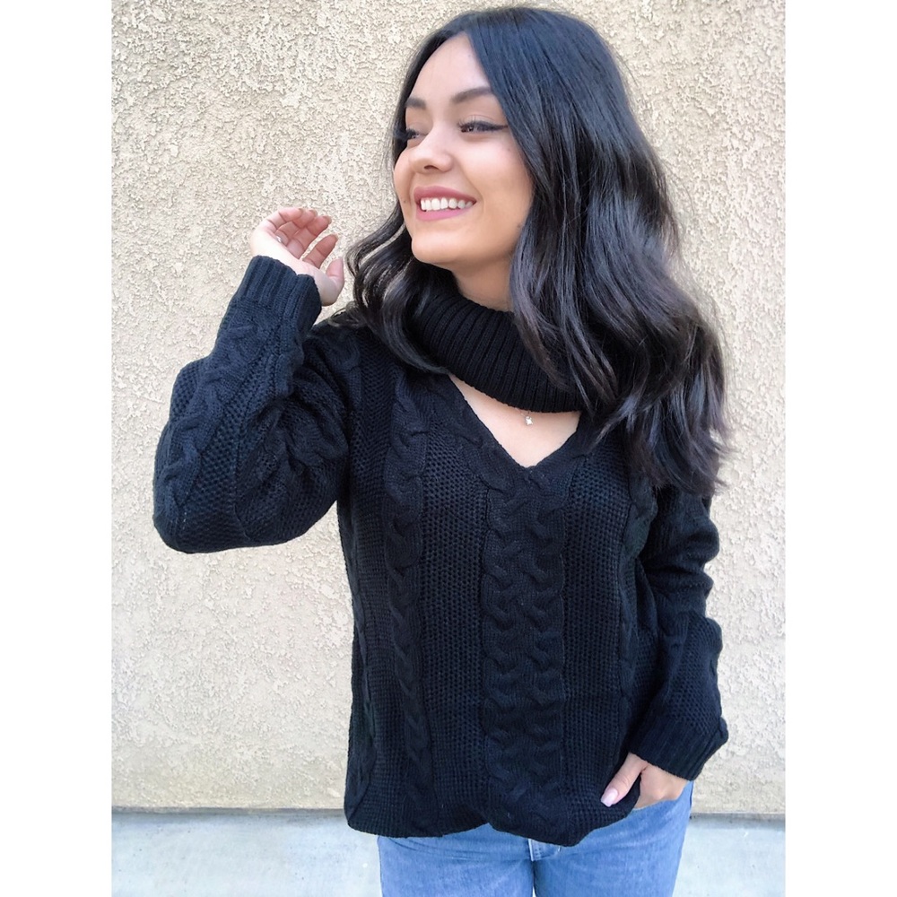 Celeste Choker Knit - Picture 2 of 6